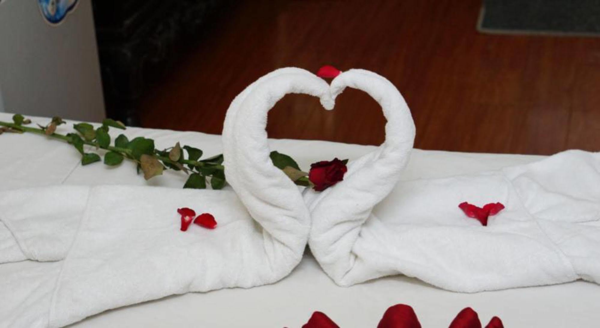 Hanoi Golden Moon Guest House & Travel Екстер'єр фото