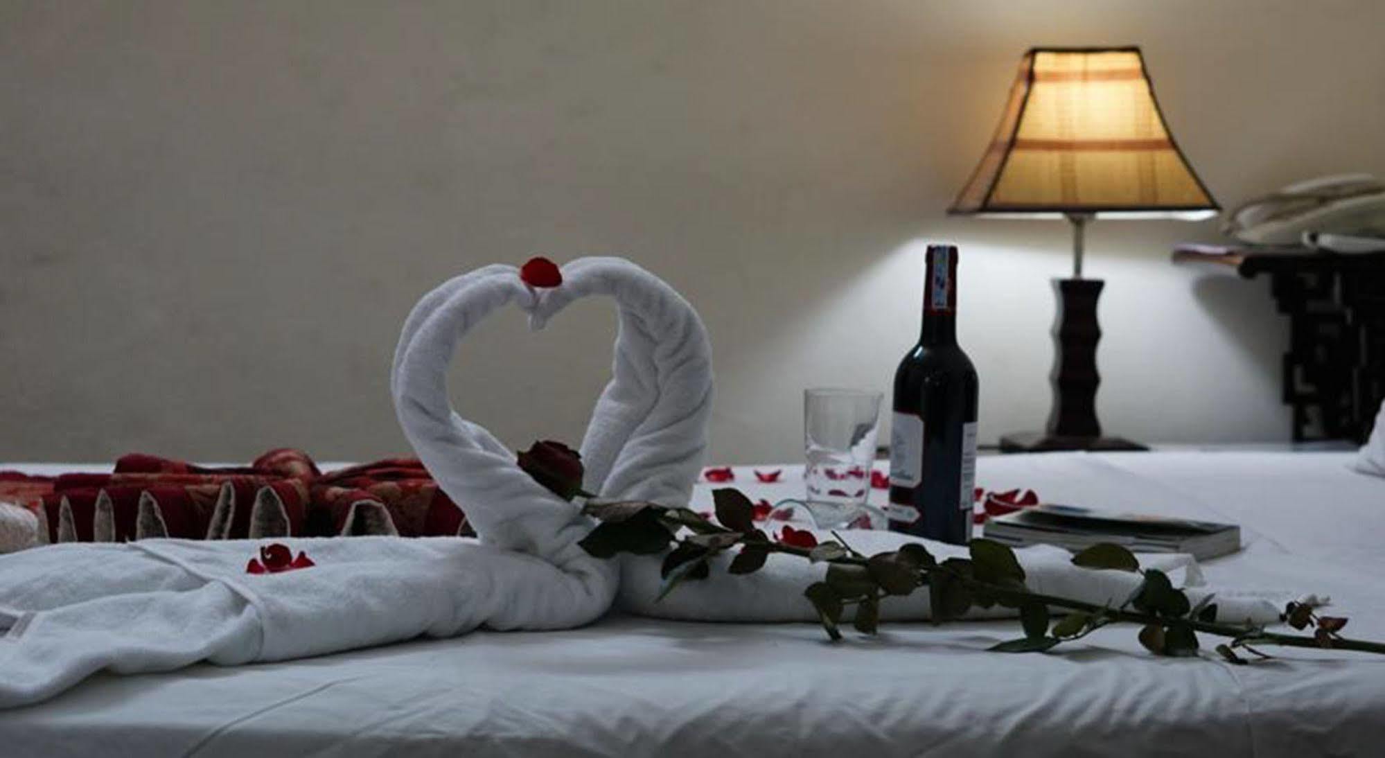Hanoi Golden Moon Guest House & Travel Екстер'єр фото