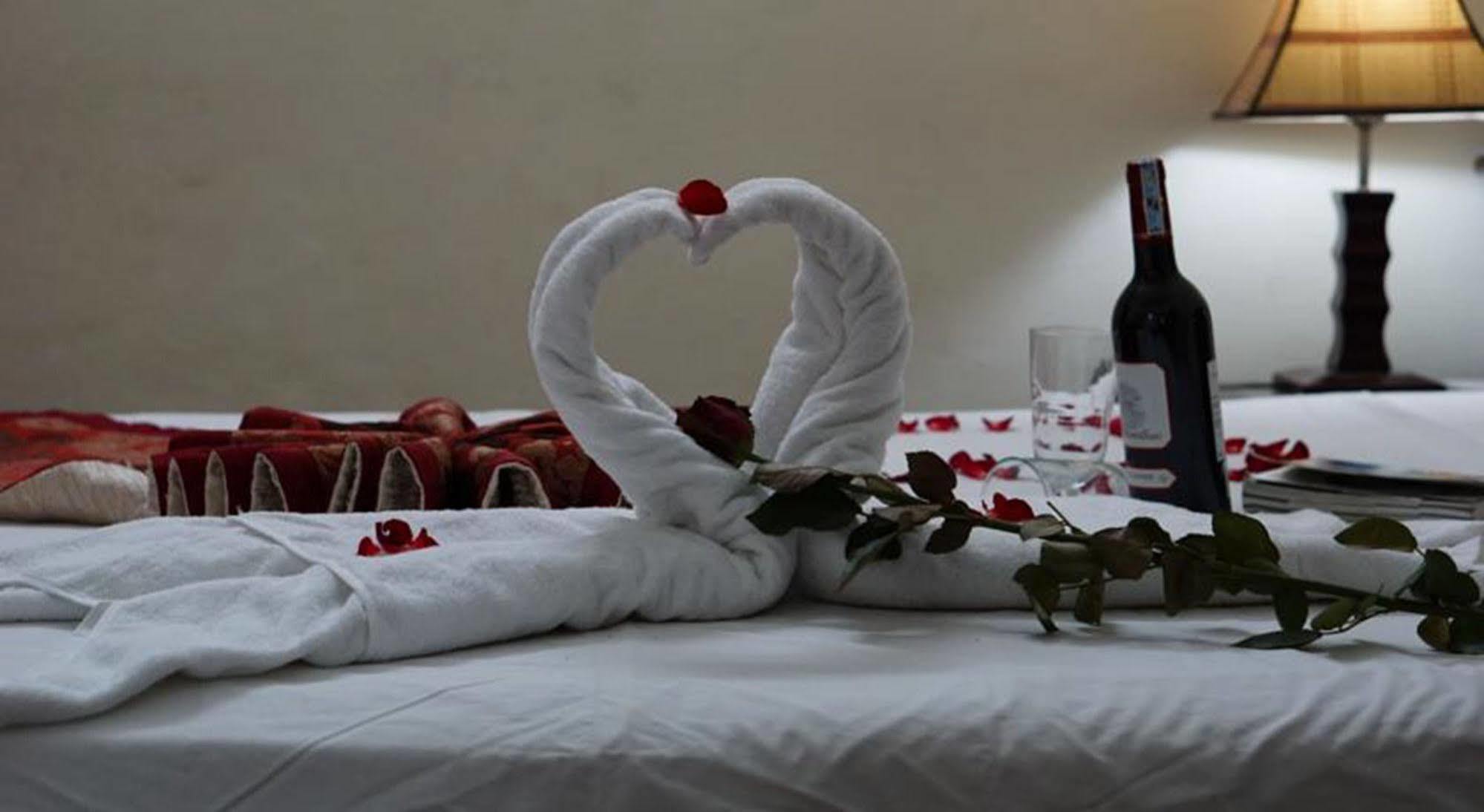 Hanoi Golden Moon Guest House & Travel Екстер'єр фото